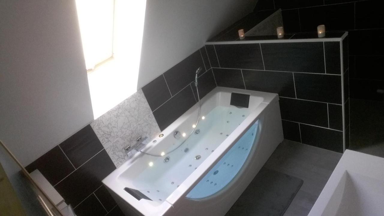 Gite CANTAUVERGNE Villa Vebret Esterno foto