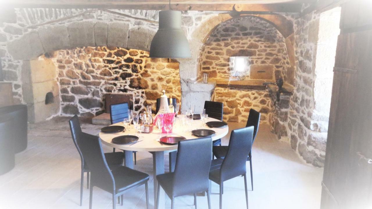 Gite CANTAUVERGNE Villa Vebret Esterno foto