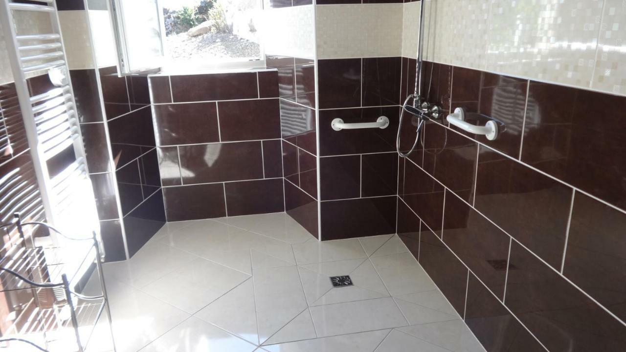 Gite CANTAUVERGNE Villa Vebret Esterno foto